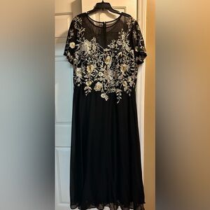 Betsy & Adam Black and Gold Floral Dress/gown
Full length